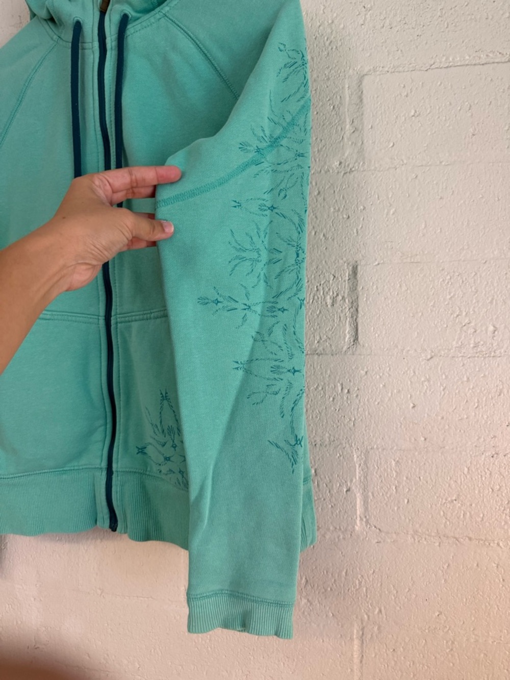 Mountain Hardwear Mint Green Full-Zip Hoodie with Hood - Picture 3 of 9
